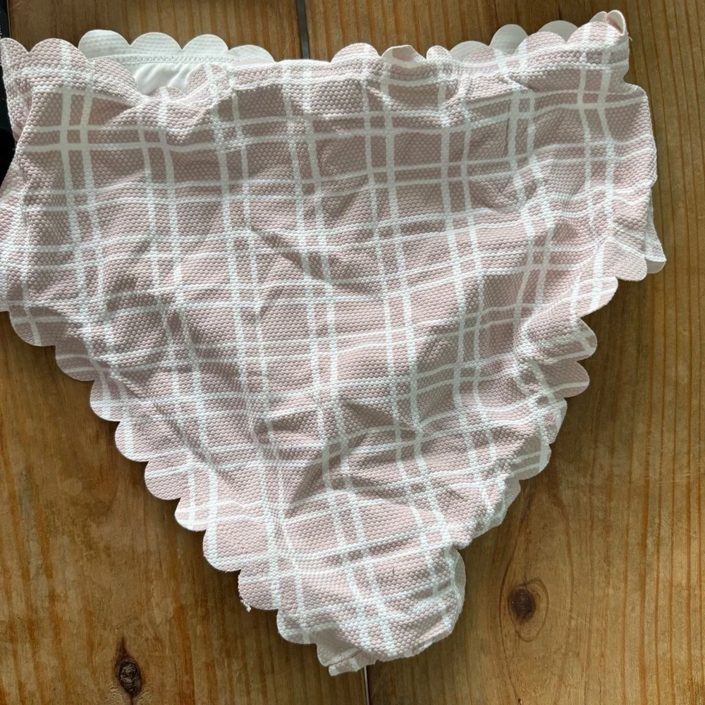 STYLISH SWIMWEAR WOMENS NAUTICAL CHARM SCALLOP BIKINI TOP SIZE MEDIUM PINK PLAID